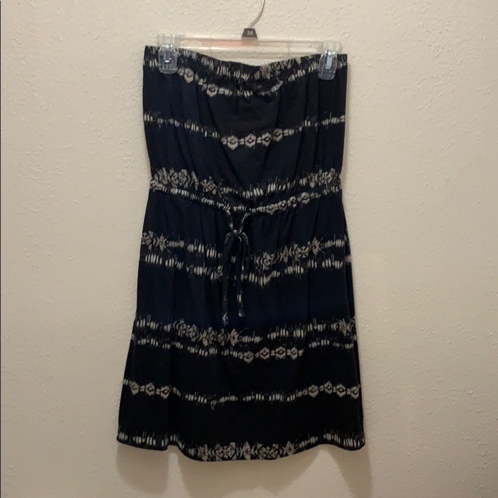 Black and gray pattern dress